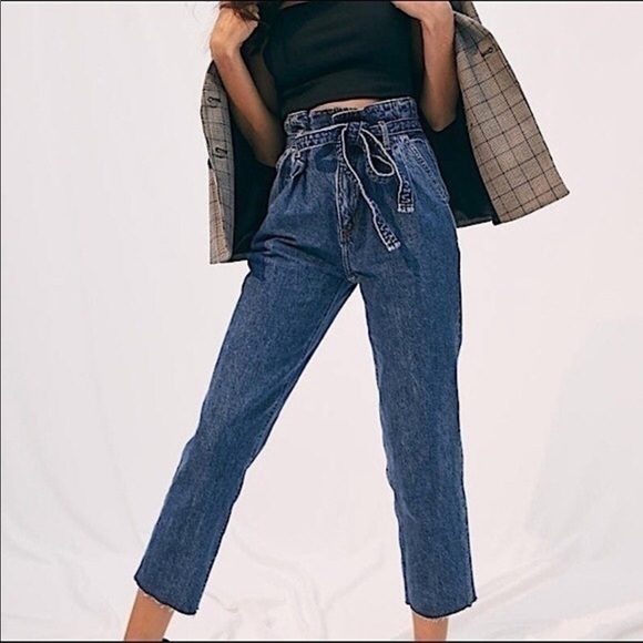 A&F Ultra High Rise Paper Bag Waist Mom Jean Size 25 - Picture 11 of 11